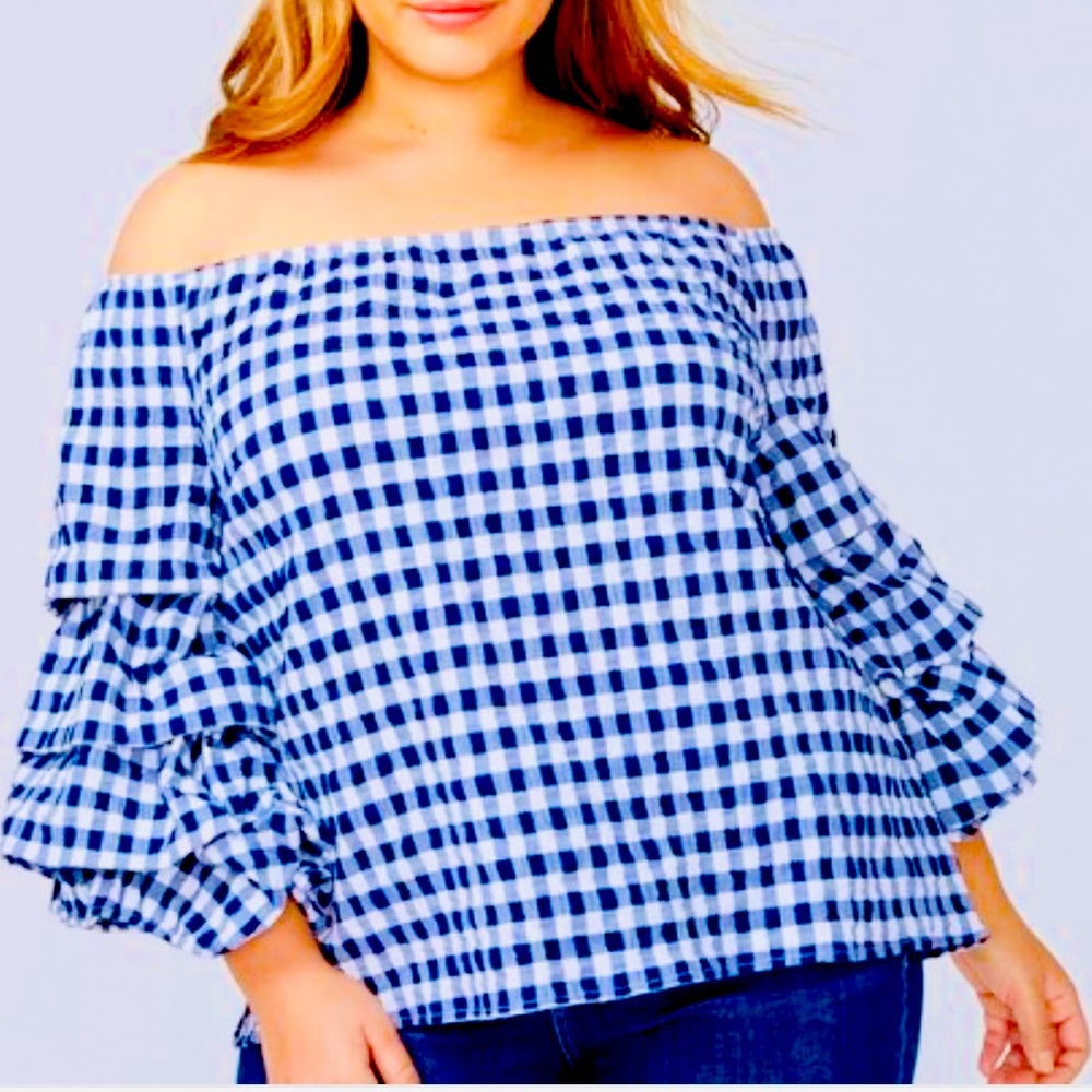 PLUS SIZE BLUE & WHITE CHECKERED TOP